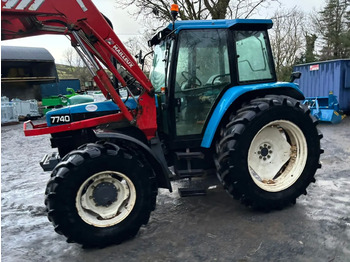 Trator NEW HOLLAND