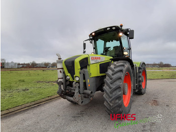 Trator CLAAS Xerion 3300