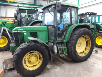 Trator JOHN DEERE 6110