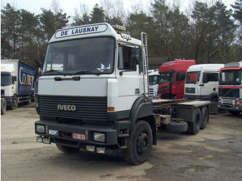 Iveco 240 E 32 6x2 - Camião chassi