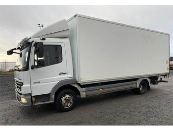 Camião furgão Mercedes-Benz Atego 818L/42 - Umpikori