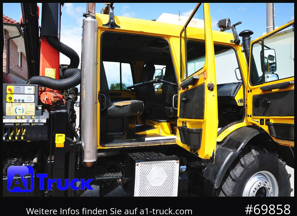Camião grua MERCEDES-BENZ Unimog U 5000 437/45 Kran Doka 6 Sitze
