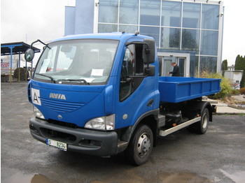  AVIA D100 4x2Abrollkipper - Camião transportador de contêineres/ Caixa móvel