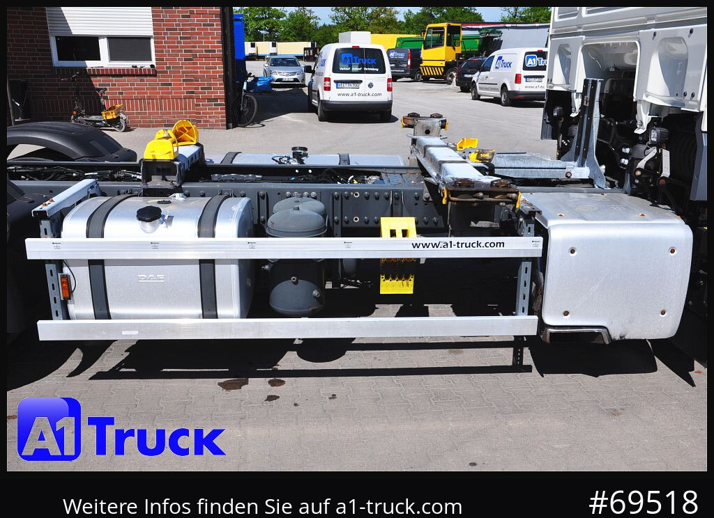 Camião transportador de contêineres/ Caixa móvel DAF XF 480 FAR Intarder, Multiwechsler 2x AHK
