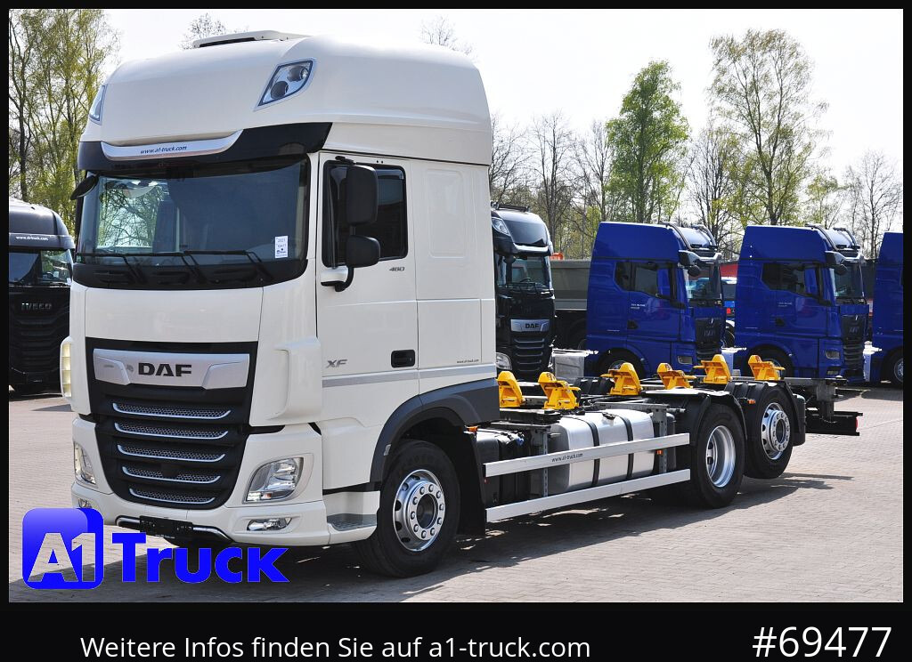 Camião transportador de contêineres/ Caixa móvel DAF XF 480 Intarder, Multiwechsler 2x AHK