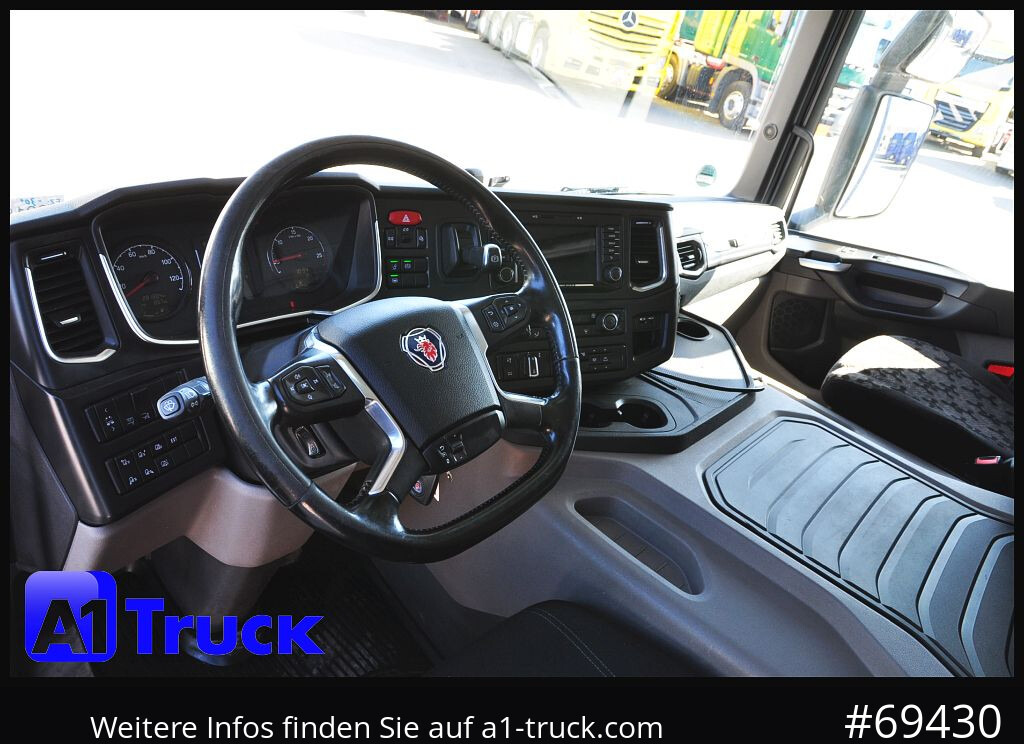 Camião transporte de bebidas SCANIA P 320 P 6x2,, Getränke, Lenkachse, LBW: Dhollandia DHLM 30