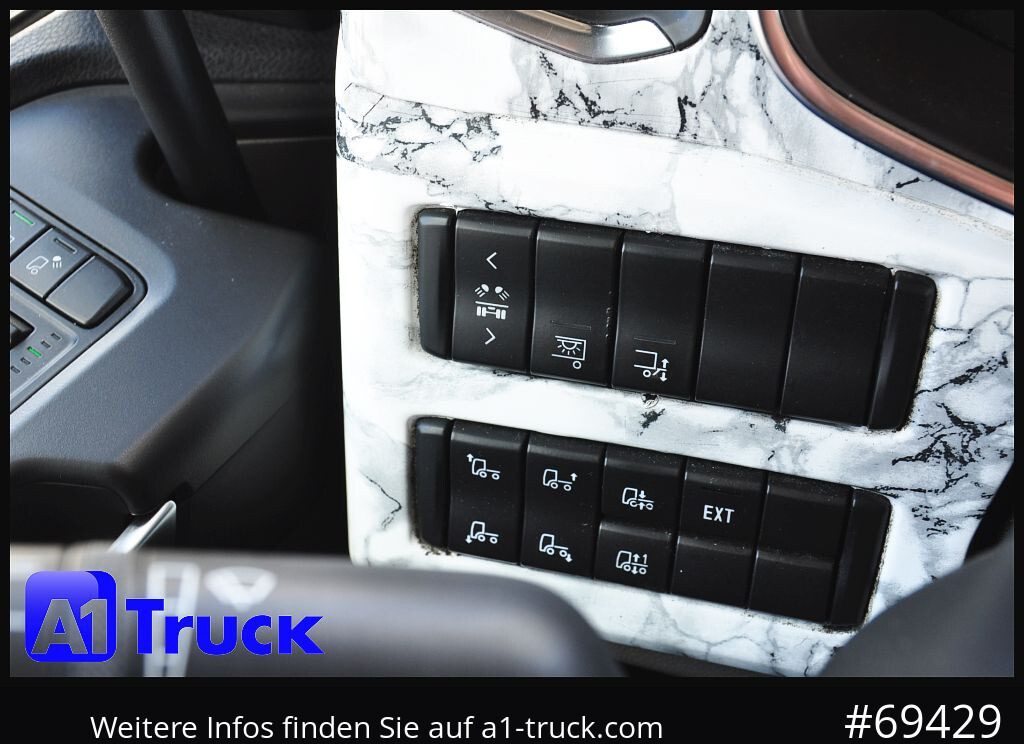 Camião transporte de bebidas SCANIA P 320 P 6x2,, Getränke, Lenkachse, LBW: Dhollandia DHLM 30