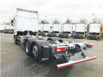 Camião transportador de contêineres/ Caixa móvel novo DAF XG 480 FAN,Intarder,Standklima, SOFORT VERFÜGBAR: foto 4