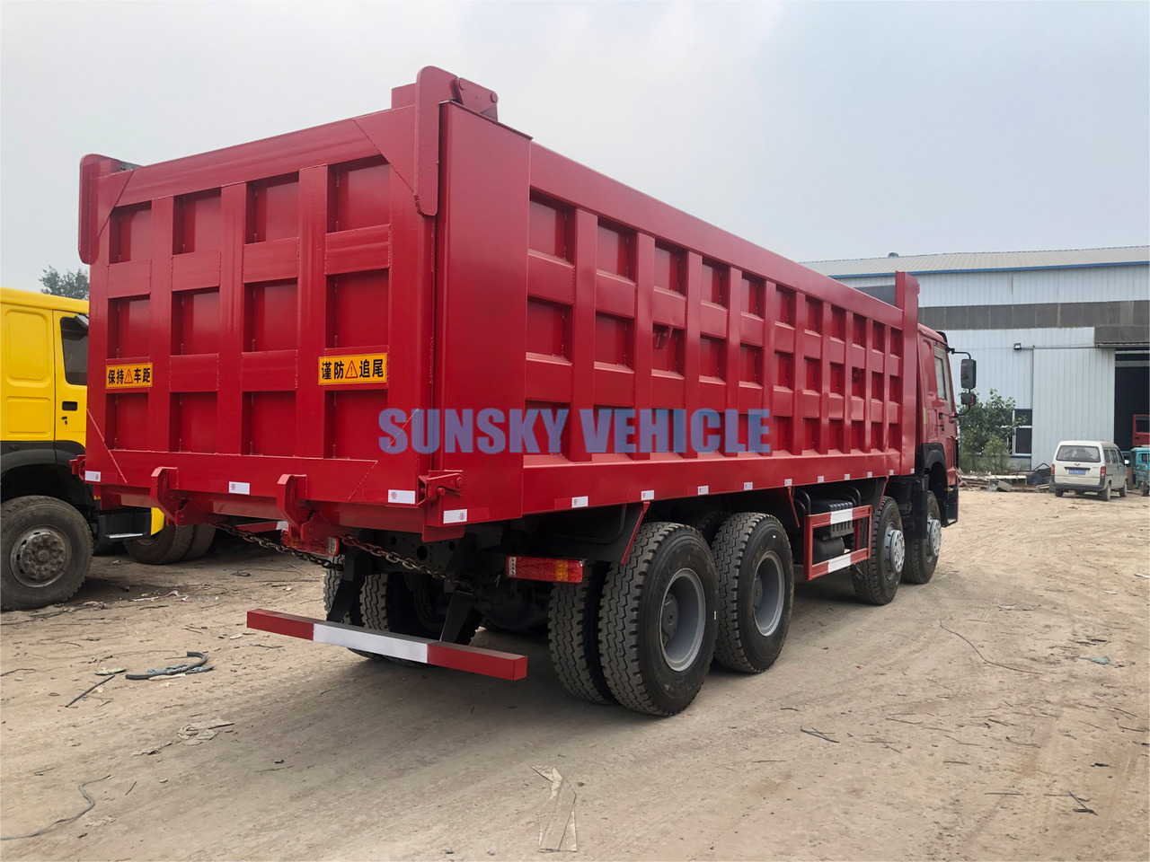 Camião basculante para transporte de materiais a granel HOWO 8x4 NX430 Dump Truck: foto 11