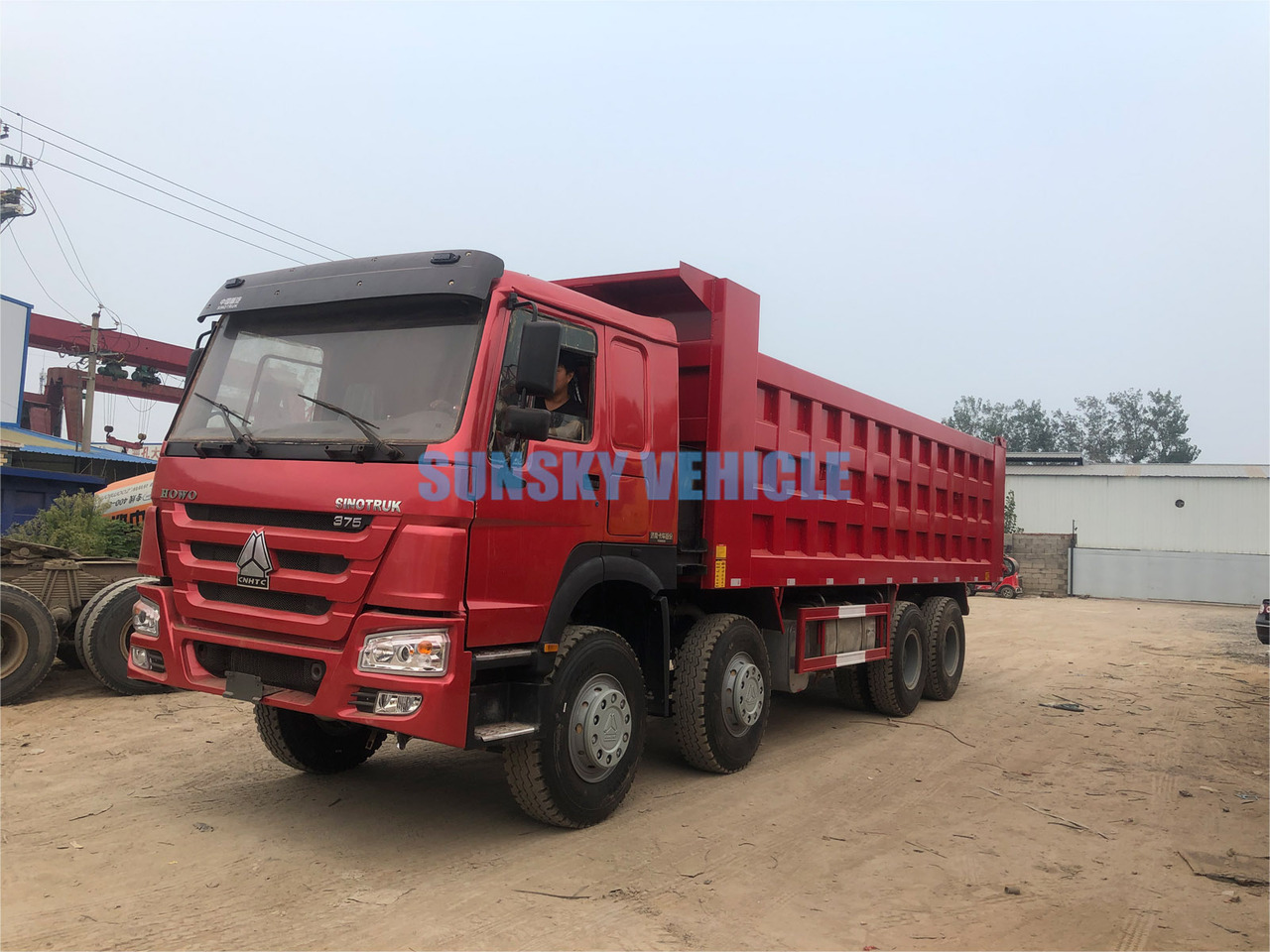 Camião basculante para transporte de materiais a granel HOWO 8x4 NX430 Dump Truck: foto 9