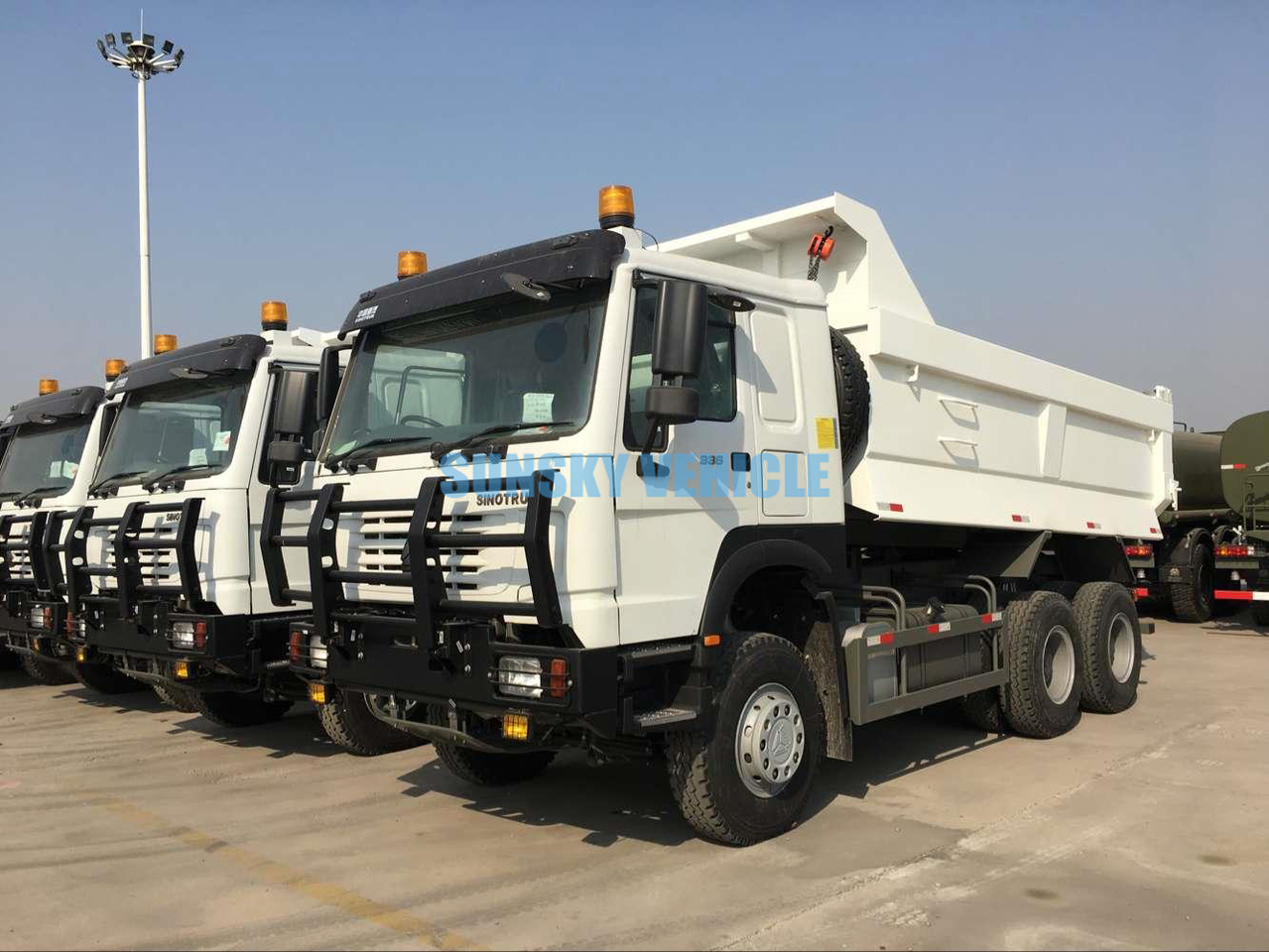 Camião basculante para transporte de materiais a granel novo HOWO Brand New 6X4 380/430HP Tipper Truck: foto 2