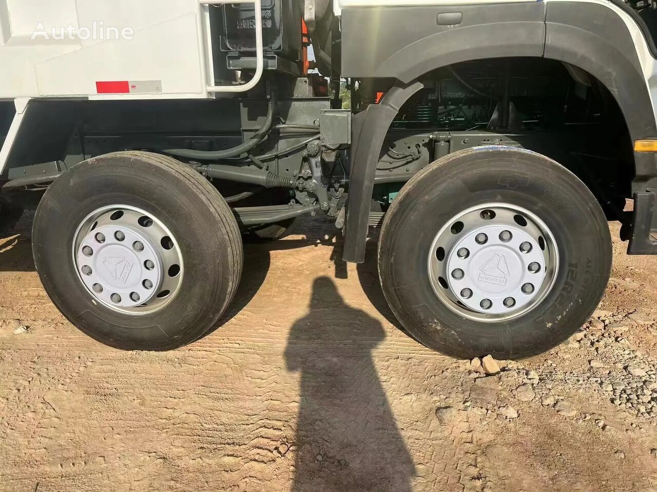 Camião basculante HOWO Sinotruk 12 wheels tipper truck right hand drive lorry dumper: foto 7
