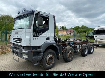 Camião chassi Iveco Trakker 380 4-Achser  Fahrgestell Tankwagen: foto 1