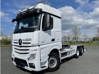 Camião chassi Mercedes-Benz ACTROS 2558 6x2 EURO 6 RETARDER HYDRAULICS STEERING AXLE: foto 1