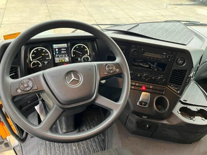Camião basculante novo Mercedes-Benz Arocs 4848 K 8x4 Tipper Truck (3 units): foto 17