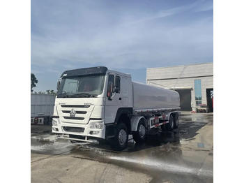 SINOTRUK 8x4 drive HOWO water sprinkler truck 30000 liters - Camião cisterna: foto 5