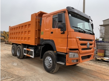 Camião basculante para transporte de máquinas pesadas SINOTRUK Howo 371 Dump truck: foto 1