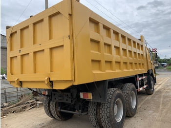 Camião basculante para transporte de máquinas pesadas SINOTRUK Howo Dump truck 371: foto 4