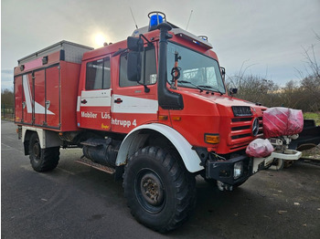 Camião cisterna Unimog U4000 4x4 DOKA Feuerwehr Löschfahrzeug: foto 1
