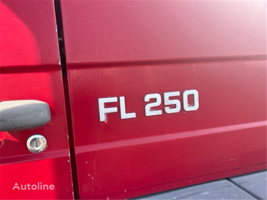 Camião chassi Volvo FL250: foto 12