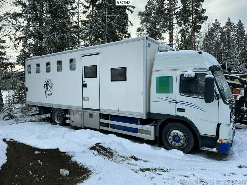 Camião transporte de gado Volvo FM7: foto 32