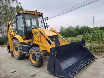 Retroescavadeira JCB 3CX