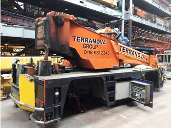 Grua todo o terreno DEMAG