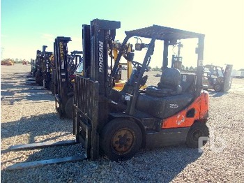 Doosan D25S - Empilhador