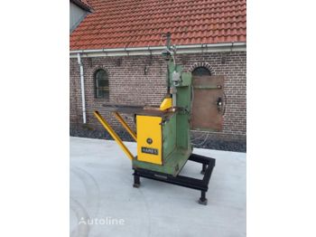 Equipamento florestal DeWALT