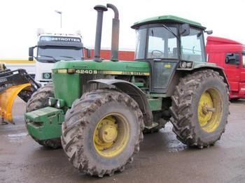 John Deere 4240S - Máquina agrícola