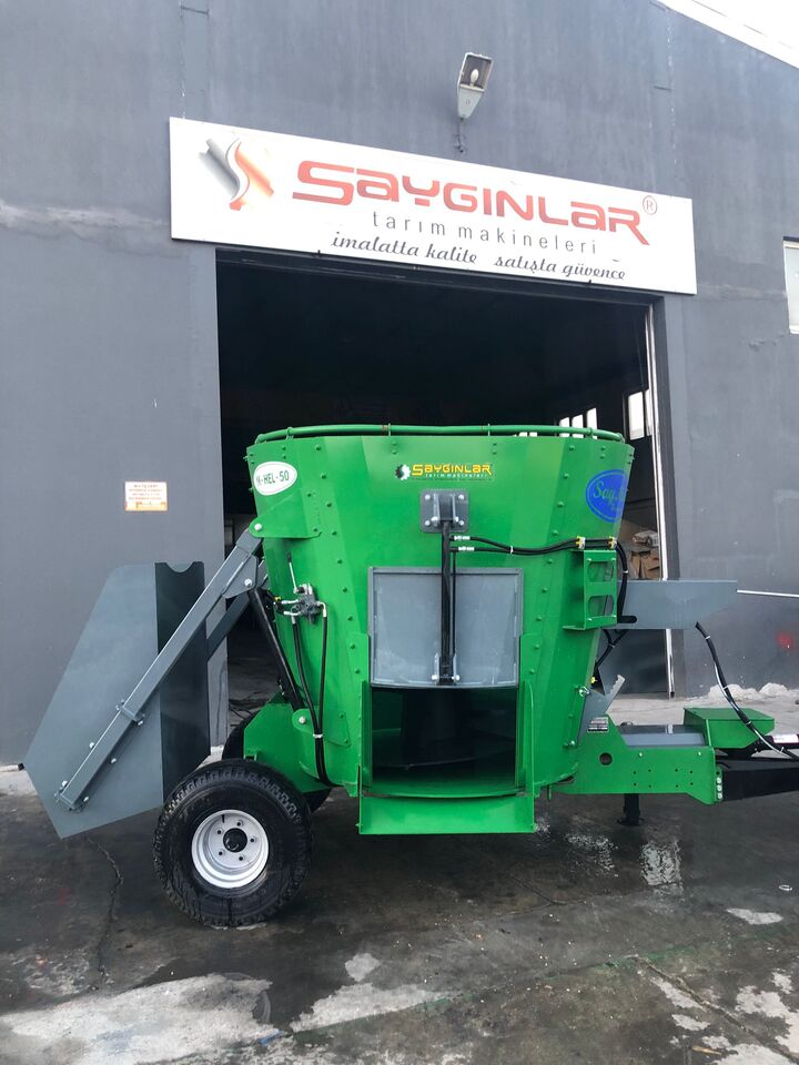 Equipamento de gado novo SAYGINLAR vertical feed mixer wagon: foto 4