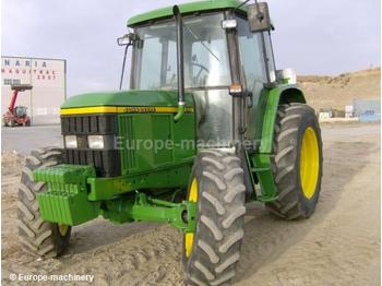 John Deere 6110 - Trator