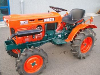 Kubota B6001 DT - 4X4 - Trator
