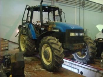 NEW HOLLAND 8560 - Trator