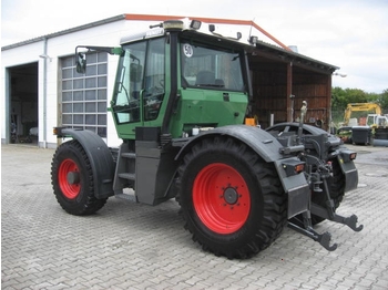 Tractor Fendt Xylon 520 de vanzare  - trator agrícola
