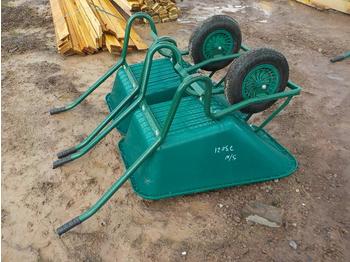 Equipamentos para jardinagem Unused Plastic Wheelbarrow (2 of): foto 1