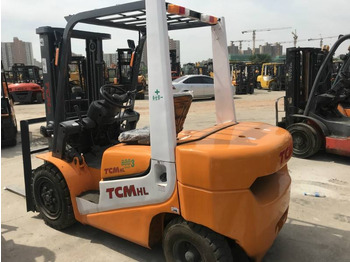 TCM FD 30 - Escavadora de rastos