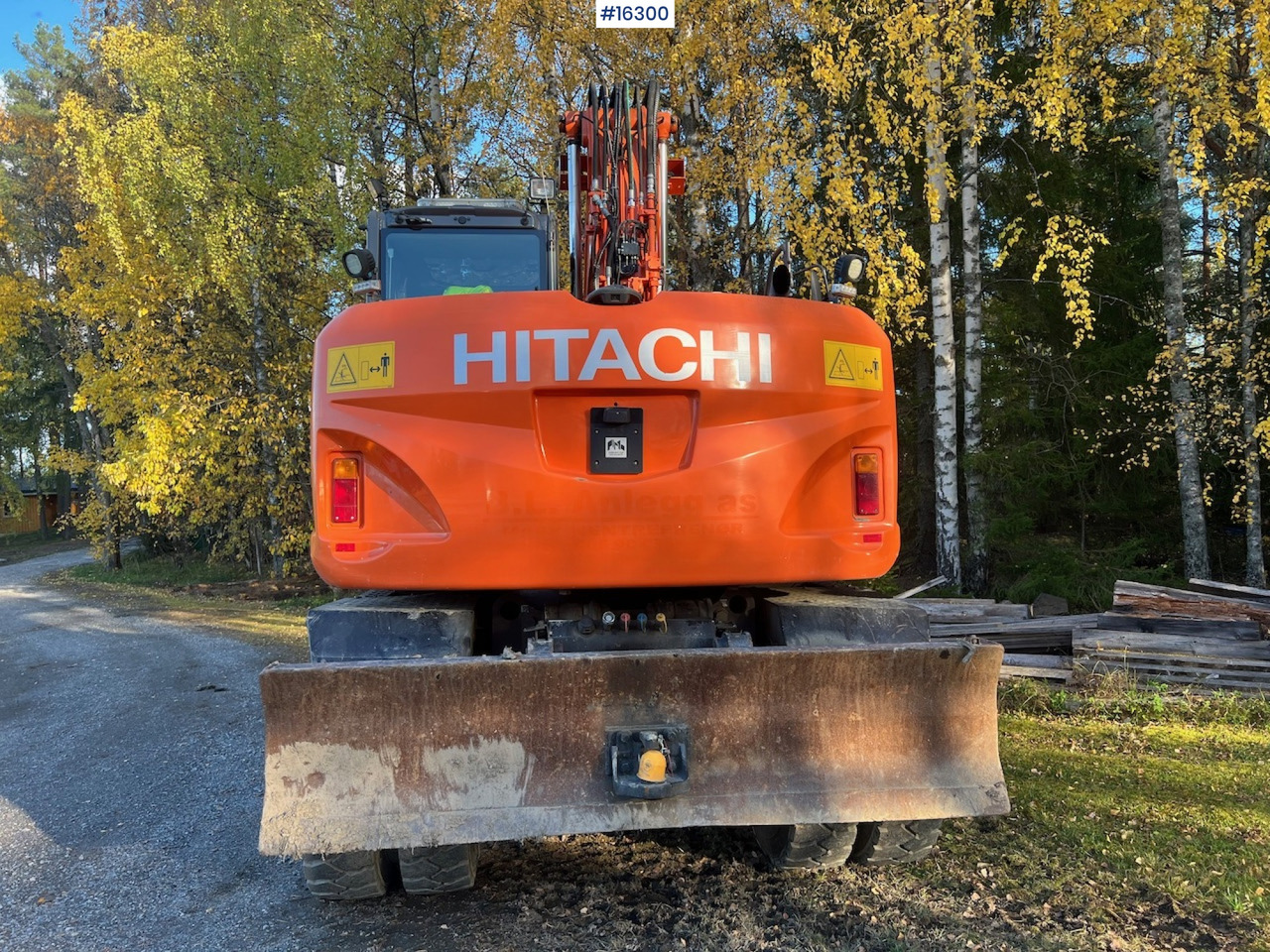 Escavadeira Hitachi ZX145W-3: foto 9
