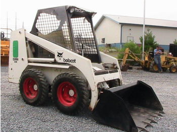 BOBCAT 630 - Mini pá carregadora