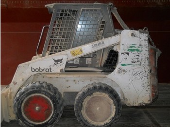 Bobcat 751 - Mini pá carregadora