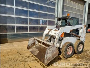  Bobcat 853 - Mini pá carregadora