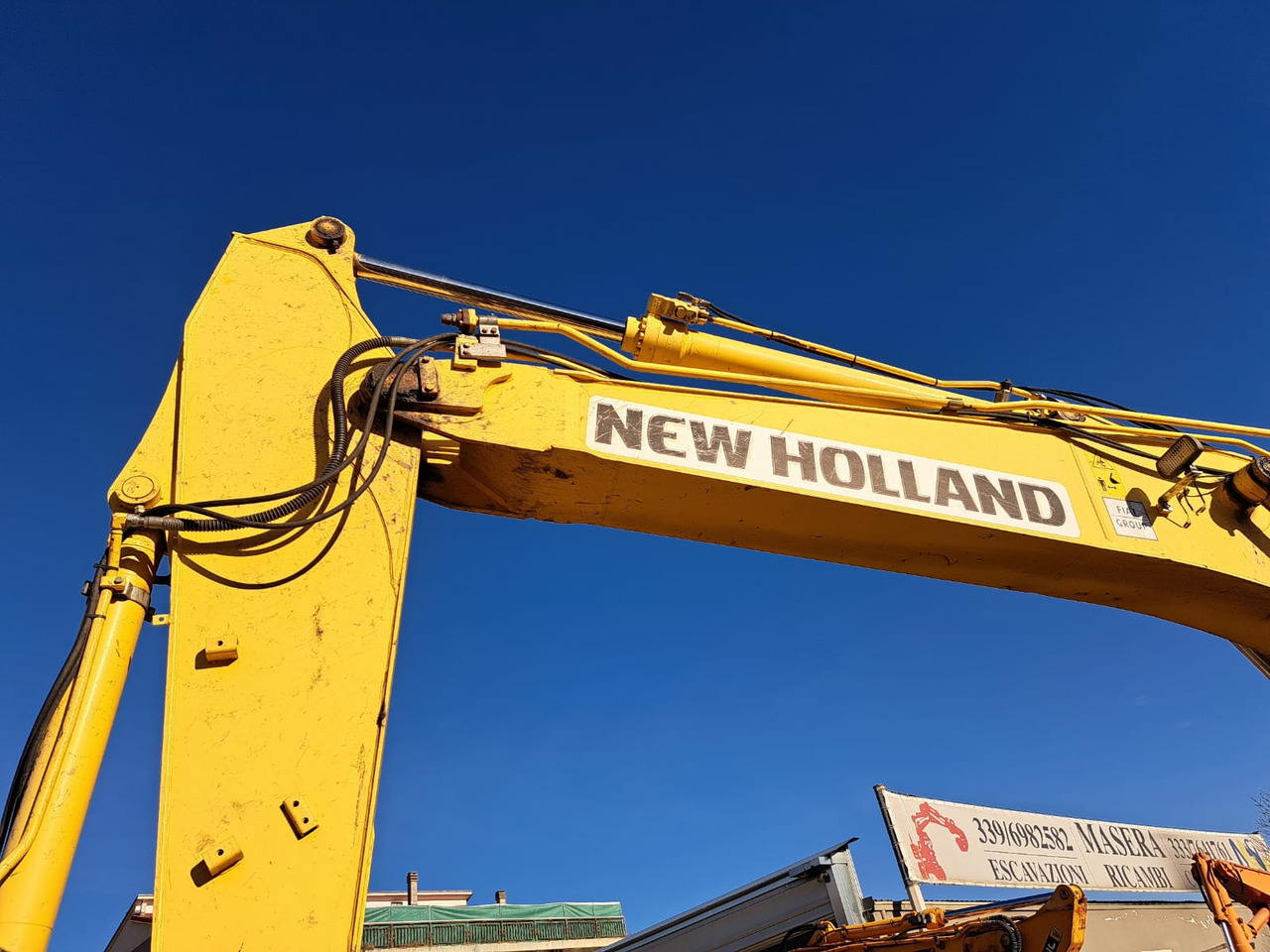 Escavadora de rastos NEW HOLLAND E215B: foto 6