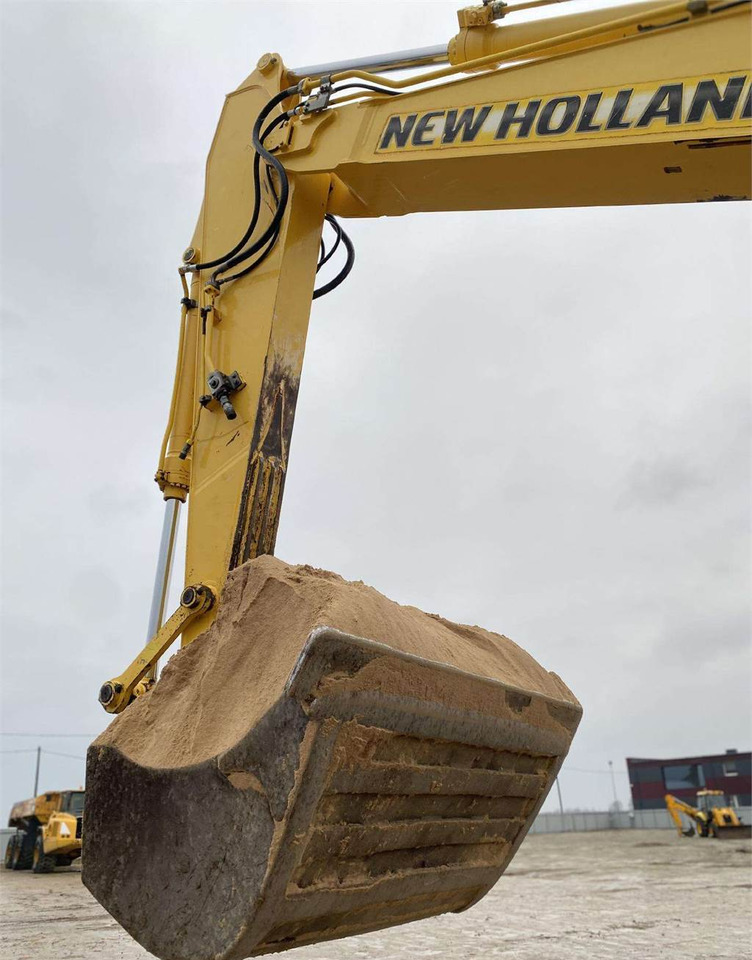 Escavadora de rastos New Holland Kobelco E 215 B EL: foto 12
