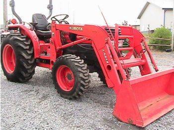 Kubota L3430 Tractor - pá carregadora de rodas