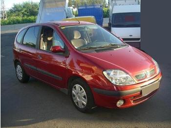 RENAULT SCENIC 1.9 DTI - Automóvel