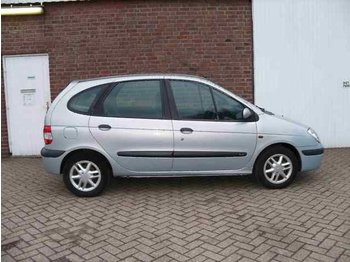 RENAULT Scenic 1.6 16V RXT - Automóvel