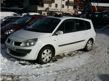 Renault Grand Scenic - Automóvel