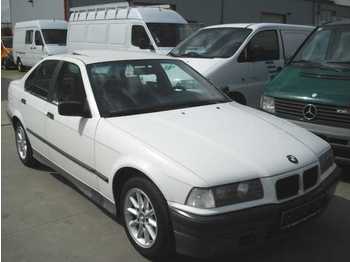 Automóvel BMW 320i: foto 1