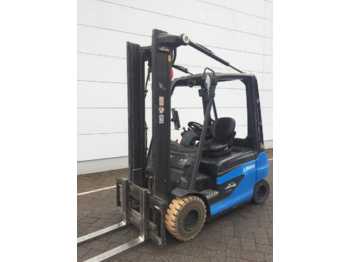 Empilhadeira de 4 rodas Linde E30