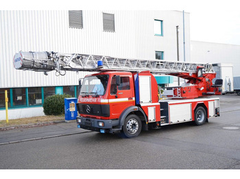 Carro de bombeiro MERCEDES-BENZ